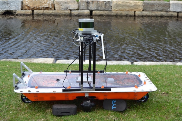 자율운행 보트인 ‘RoBoat’ 시제품 ⓒ MIT