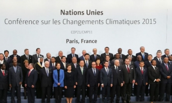 2015년 파리 유엔 기후 변화 회의에 참석한 반기문 전(前) 유엔 사무총장과 각국 정상들.(사진=환경부)