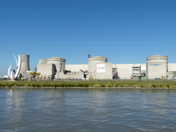 프랑스 론 강가의 원자력 발전소 / Pixabay