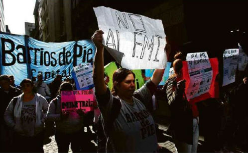 시위에 나선 아르헨티나 시민들. (사진=브라질 일간지 폴리야 지 상파울루)