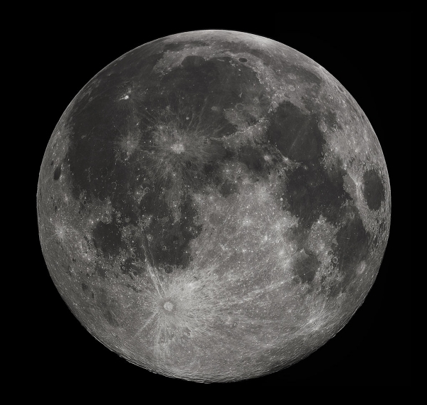 달의 앞 면 / 위키피디아