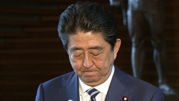 일본의 경제상황이 악화되며 아베 신조 일본 총리의 지지율도 연말이 가까워질 수록 하락하는 모양새다. (사진=SBS뉴스)