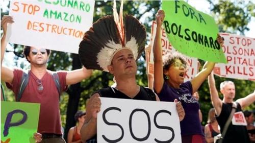 'SOS 아마존' 시위를 펼치는 브라질 시민 (사진=연합뉴스)