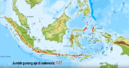 인도네시아의 활화산 분포도. 붉게 표시된 점들이 활화산이다.(사진=유튜브 ‘Penjelasan RING OF FIRE yang ada di INDONESIA’(https://www.youtube.com/watch?v=Q4FIesE3TYw) 영상 캡쳐)