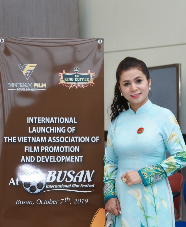최근 한국에서 베트남 붐을 이끌고 있는 프리미엄 킹커피와 G7커피를 제조, 판매하는 Trung Nguyen의 공동 설립자이자 TNI의 글로벌 CEO인 레 황 디엡 타오 글로벌 대표가 부산국제영화제 베트남 영화를 지원하기 위해 한국을 방문했다. (자료=(주)한국그린켐)