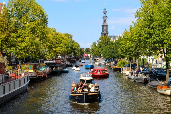 암스테르담을 흐르는 운하 (사진=위키피디아)