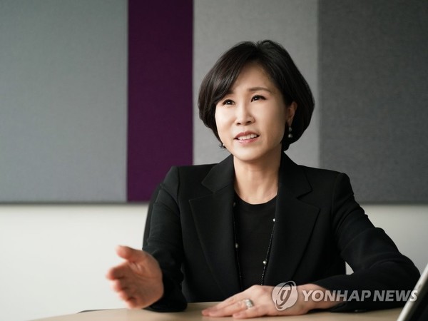 한국씨티은행은 지난 7일 2차 임원후보추천위원회 회의를 열고 차기 은행장 후보에 유명순 직무대행을 단독 추천했다. 