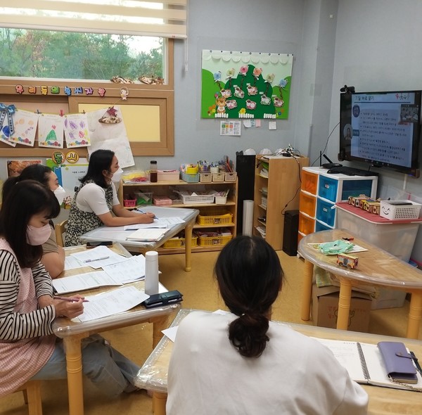위례 포레스트 부영 어린이집에서 진행되고 있는 언택트 교육. (사진=부영그룹)